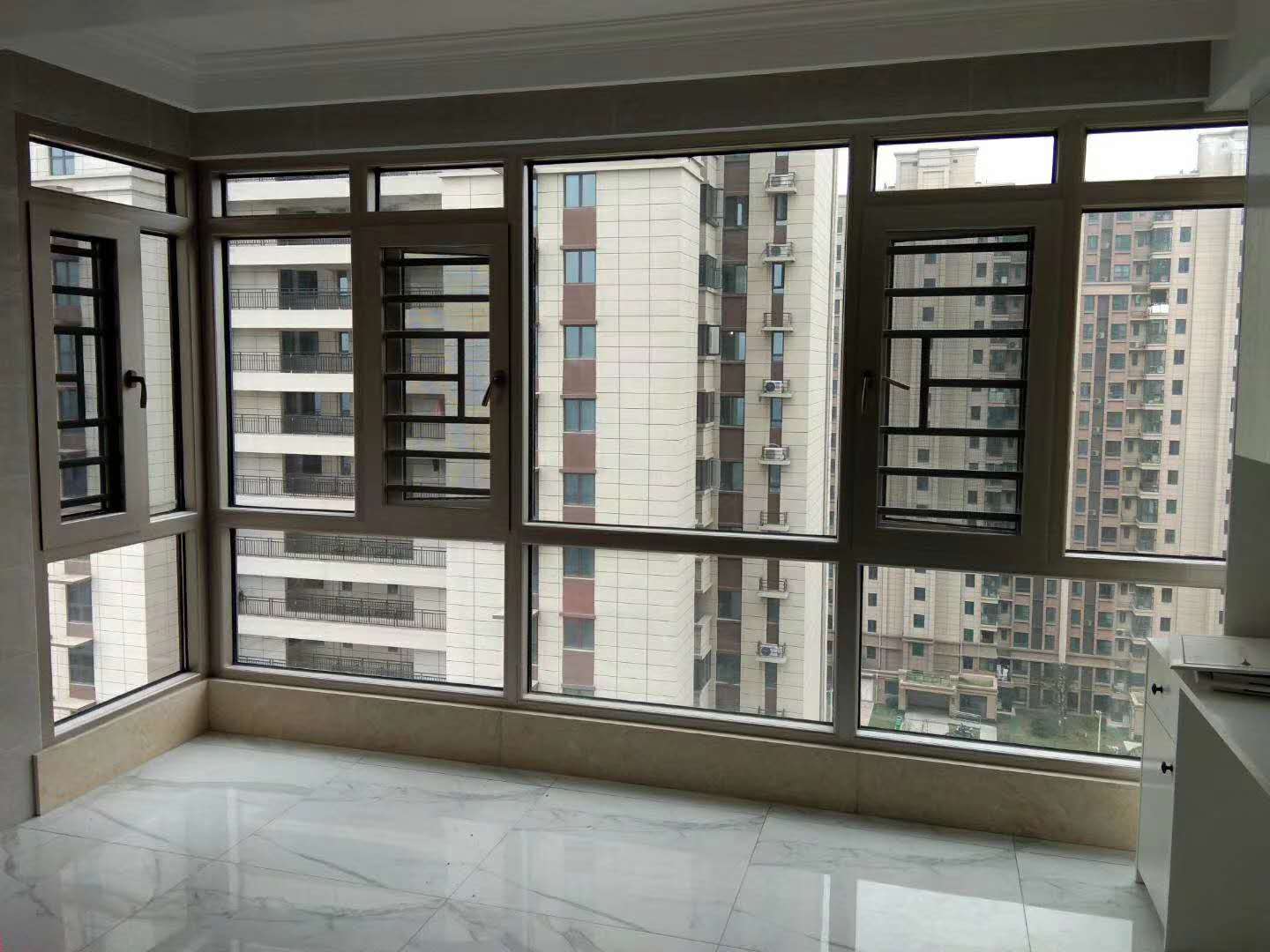 断桥平开窗和普通门窗的区别